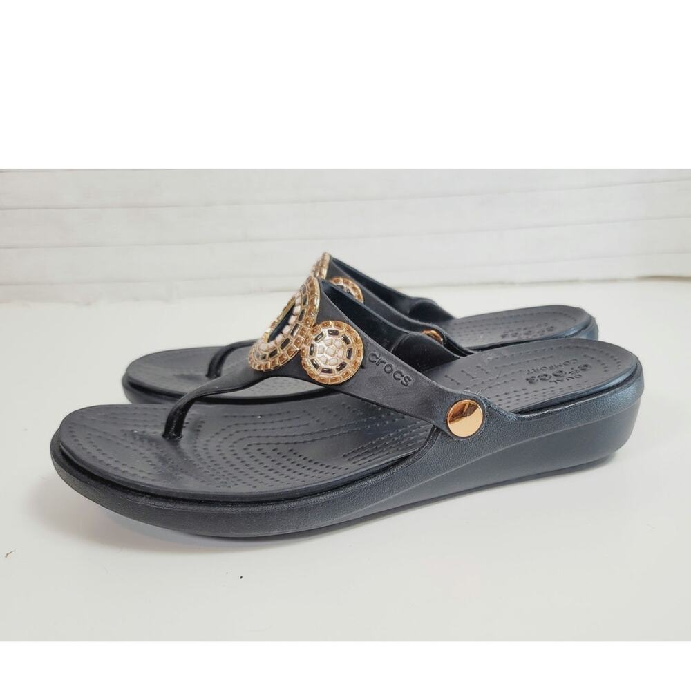 Crocs Sanrah Diamante Wedge Flip Sandal in Black, sz 10 - Picture 5 of 16